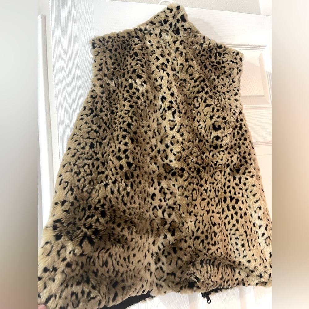 Kristen Blake Leopard Print Faux Fur Vest size medium - Picture 4 of 10